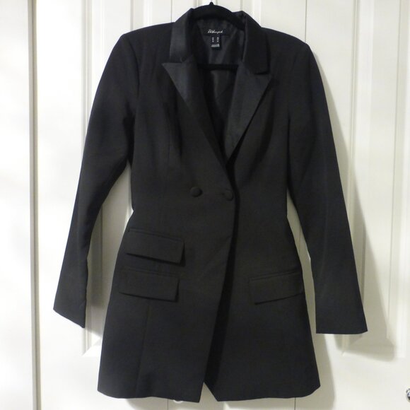 REVAMPED long black blazer with removable chain - Picture 1 of 7